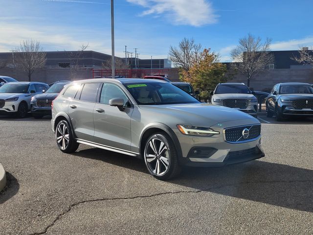 2026 Volvo V60 Cross Country Plus - Photo 4