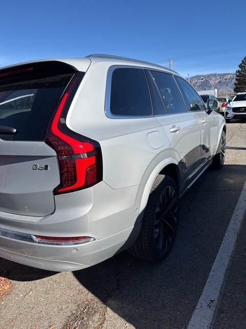 2025 Volvo XC90 Plus photo 4