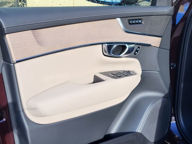 2026 Volvo XC90 Plus - Photo 6