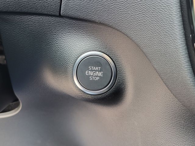 2026 Volvo XC40 Ultra Black Edition - Photo 22