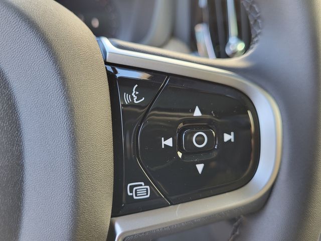 2026 Volvo XC60 Plus - Photo 16
