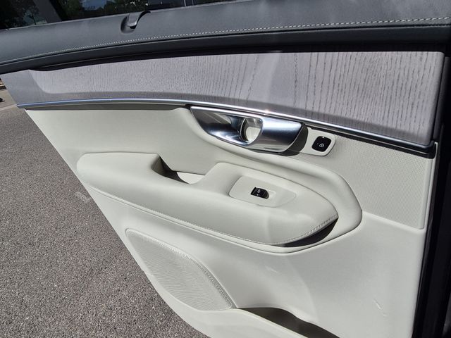 2026 Volvo XC90 Ultra - Photo 12