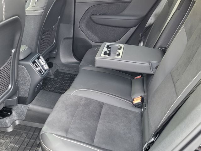 2026 Volvo XC40 Ultra Black Edition - Photo 9
