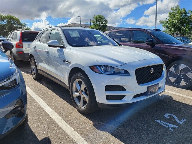 2018 Jaguar F-PACE Premium photo 3