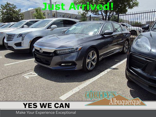 2018 Honda Accord 2.0T Touring Auto's photo