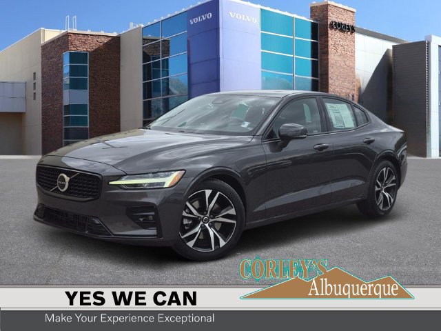 2024 Volvo S60 B5 Core Dark Sedan