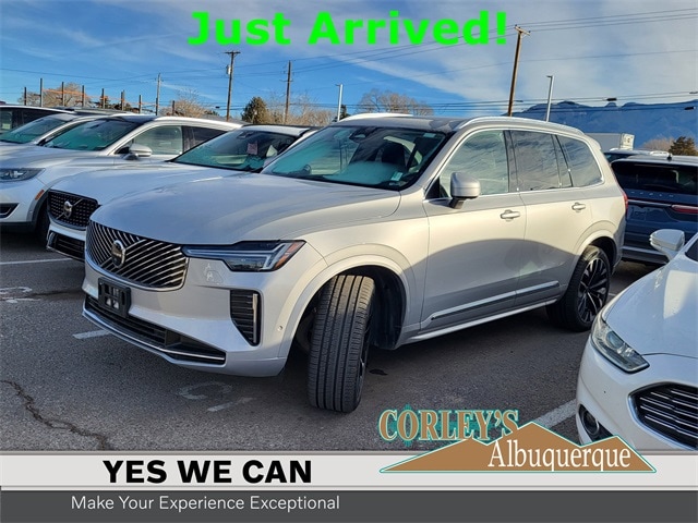 2025 Volvo XC90 Plus's photo