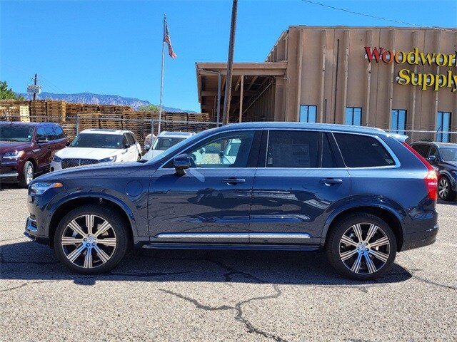 2025 Volvo XC90 T8 Plus photo 2