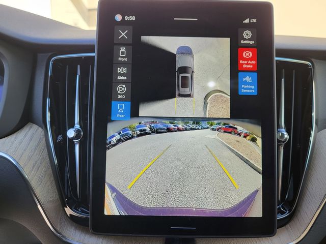 2026 Volvo XC60 Plus - Photo 18