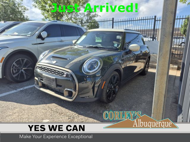 2023 MINI Cooper Cooper S 3 Door's photo