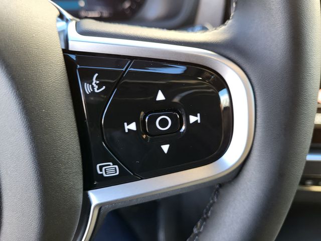 2026 Volvo XC90 Plus - Photo 18