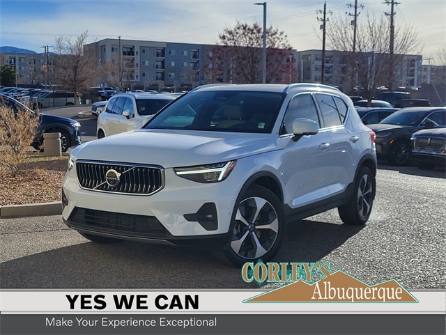 2025 Volvo XC40 Plus's photo