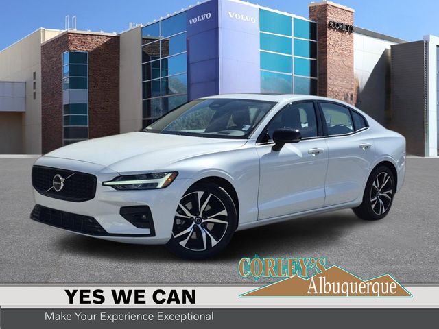 2024 Volvo S60 B5 Core Dark Theme's photo