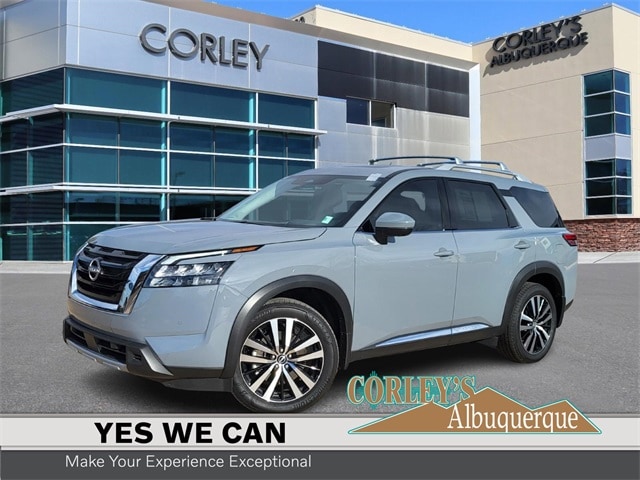 2025 Nissan Pathfinder Platinum's photo