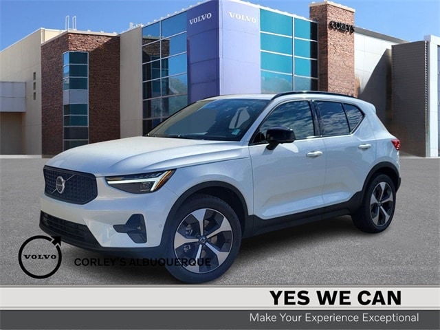 2025 Volvo XC40