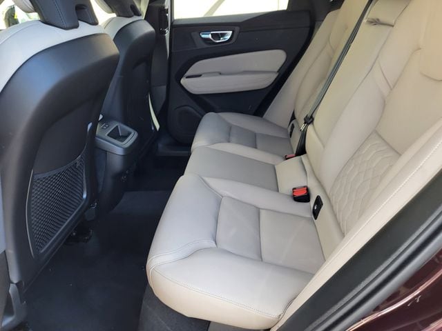 2026 Volvo XC60 Plus - Photo 9