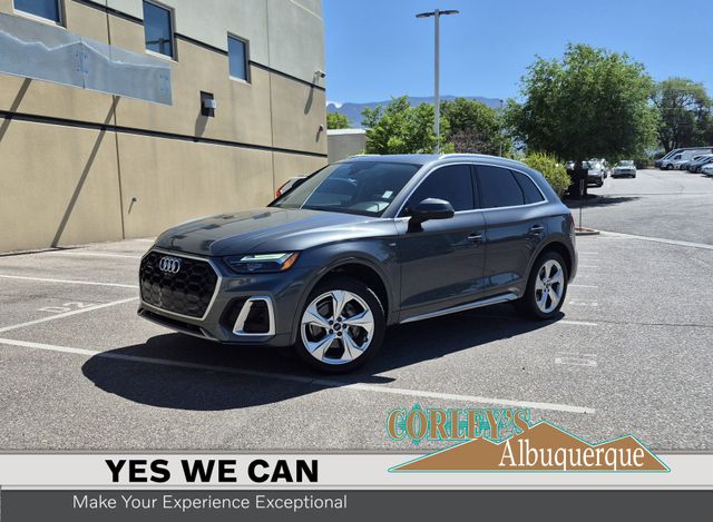 2022 Audi Q5 45 Premium Plus's photo