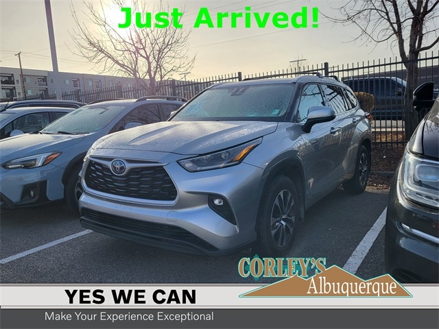 2021 Toyota Highlander XLE's photo
