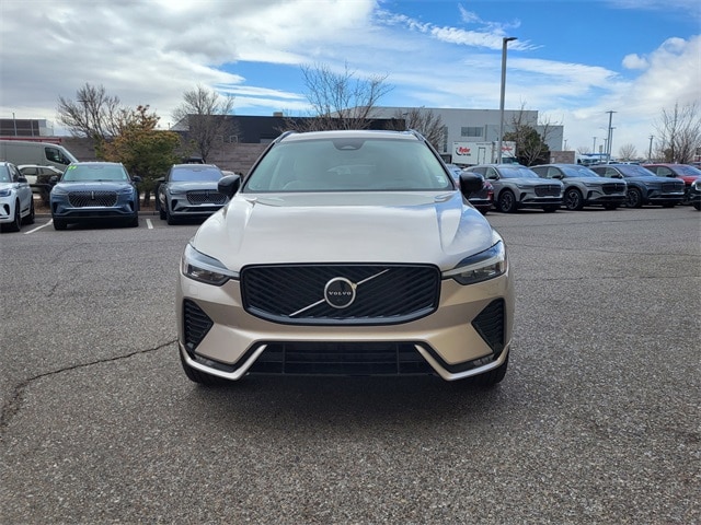 2026 Volvo XC60 B5 photo 4