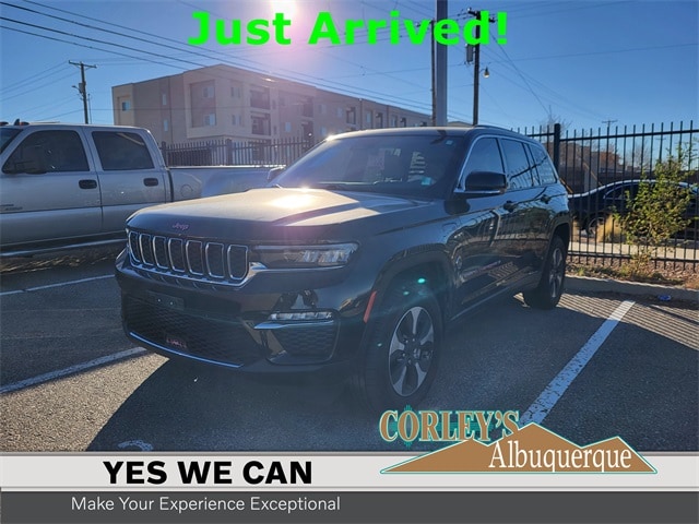 2022 Jeep Grand Cherokee 4xe's photo