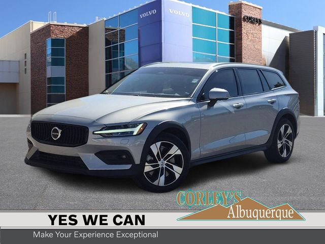 2025 Volvo V60 Cross Country B5 Plus AWD's photo