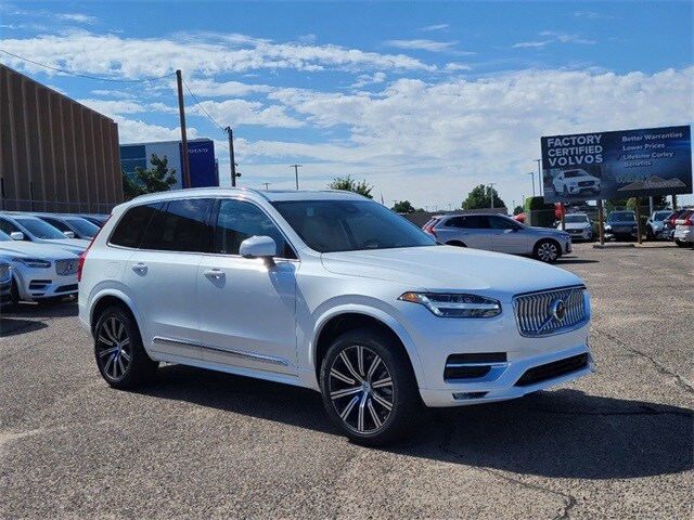 2025 Volvo XC90 B5 Core photo 3