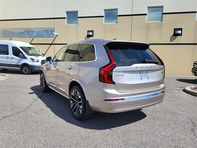 2025 Volvo XC90 B5 Plus photo 3
