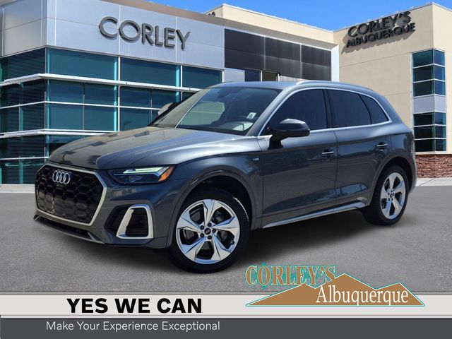 2022 Audi Q5 45 Premium Plus's photo