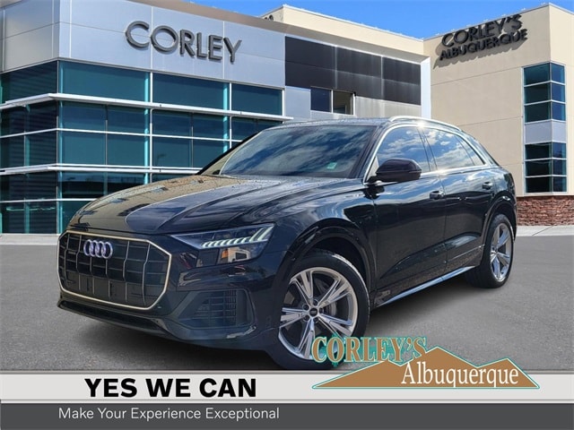 2023 Audi Q8 Premium's photo