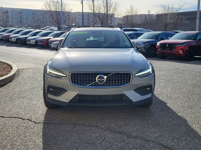 2026 Volvo V60 Cross Country Plus - Photo 5