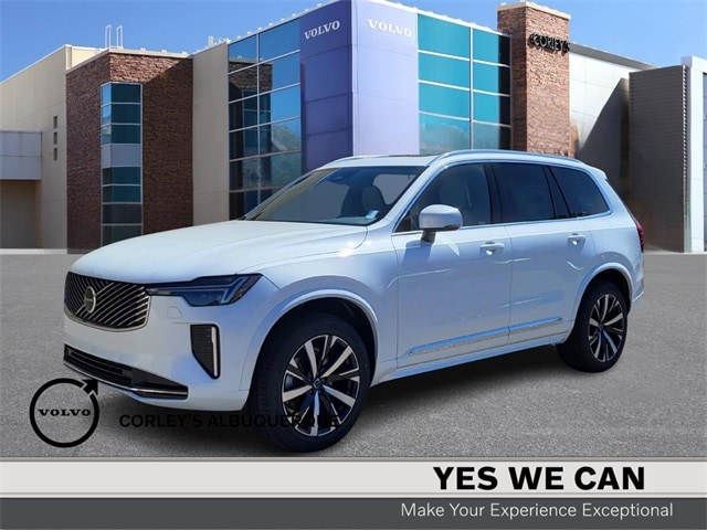 2025 Volvo XC90 Core's photo