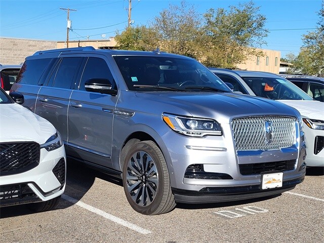 2023 Lincoln Navigator L Reserve photo 3