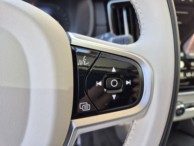 2026 Volvo XC90 Ultra - Photo 16