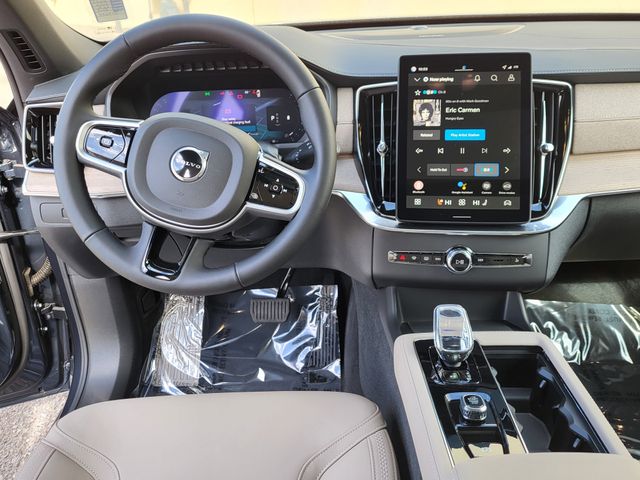 2026 Volvo XC90 Plus - Photo 10