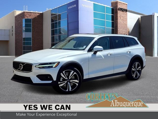 2024 Volvo V60 Cross Country B5 Plus Wagon