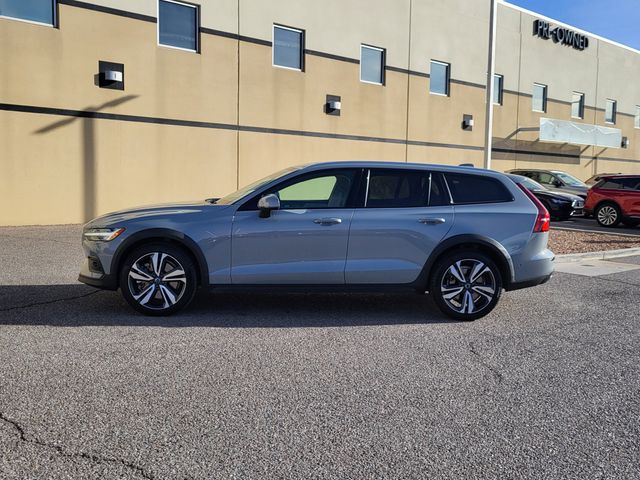 2026 Volvo V60 Cross Country Plus - Photo 2