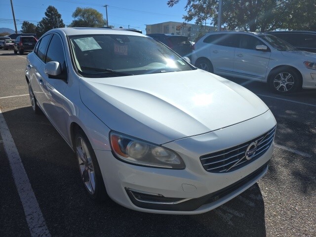 2016 Volvo S60 T5 Drive-E Premier photo 3