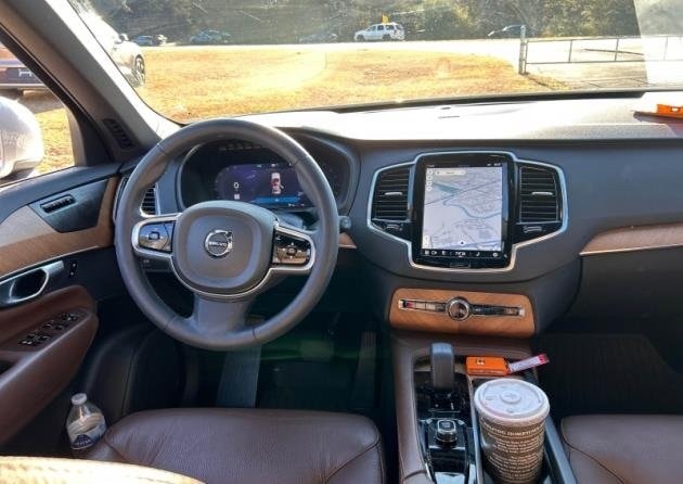 2024 Volvo XC90 Plus photo 3