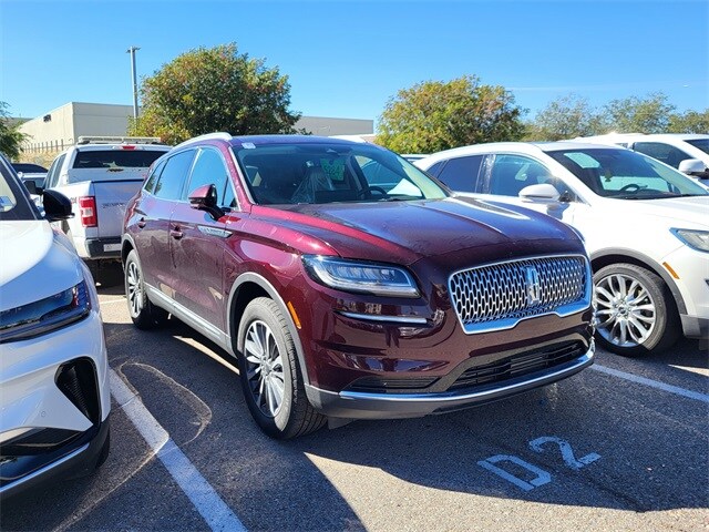 2023 Lincoln Nautilus Standard photo 3