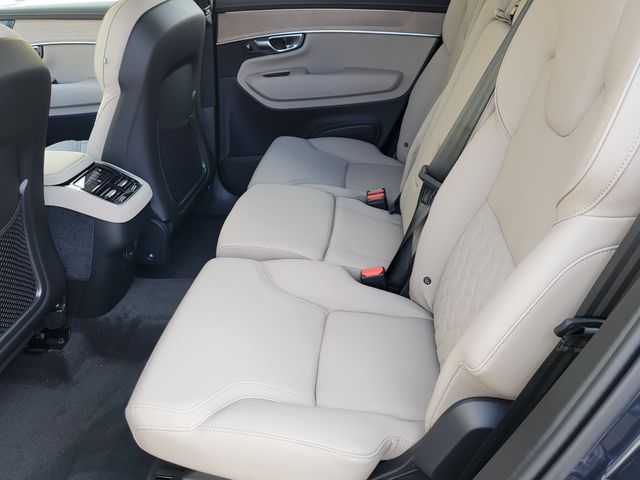 2026 Volvo XC90 Plus - Photo 9