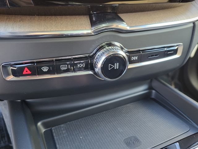 2026 Volvo XC60 Plus - Photo 19