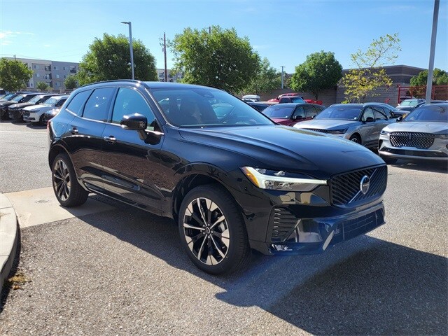 2026 Volvo XC60 B5 photo 4