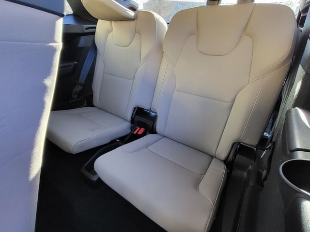 2026 Volvo XC90 Plus - Photo 13