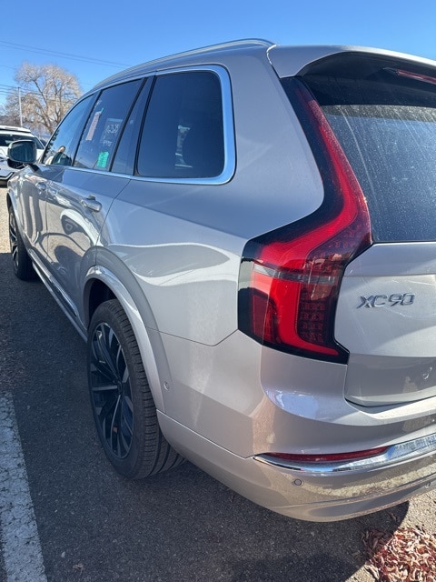 2025 Volvo XC90 Plus photo 3