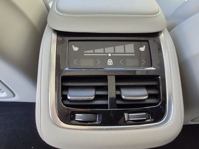 2026 Volvo XC90 Ultra - Photo 10