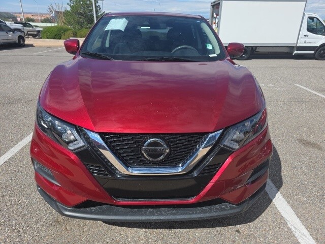 2022 Nissan Rogue Sport S photo 2