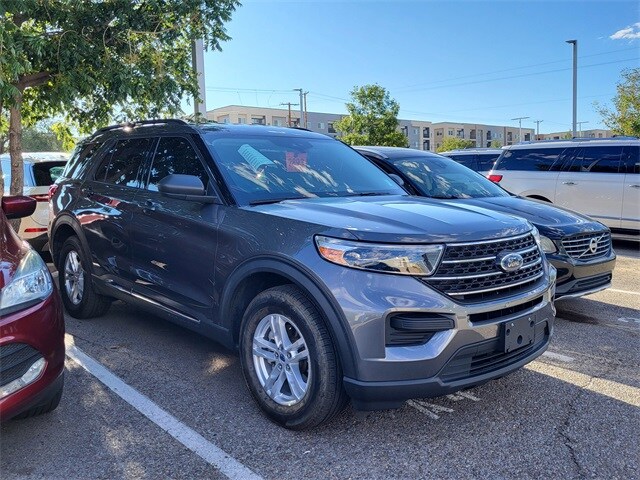 2022 Ford Explorer XLT photo 3