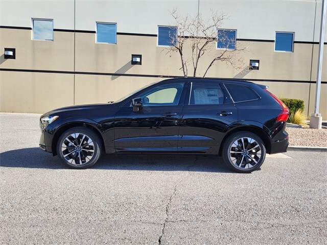 2026 Volvo XC60 B5 photo 2