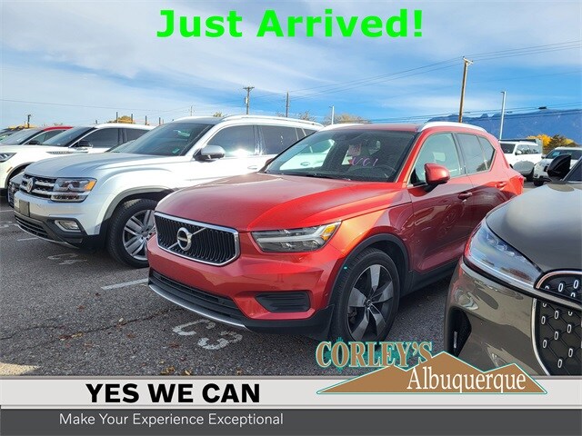 2019 Volvo XC40 T4 Momentum SUV