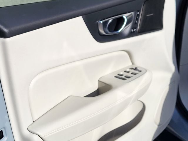 2026 Volvo V60 Cross Country Plus - Photo 6